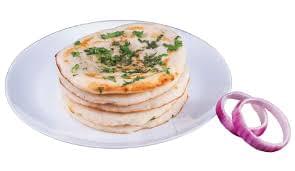 Onion Kulcha With Chole